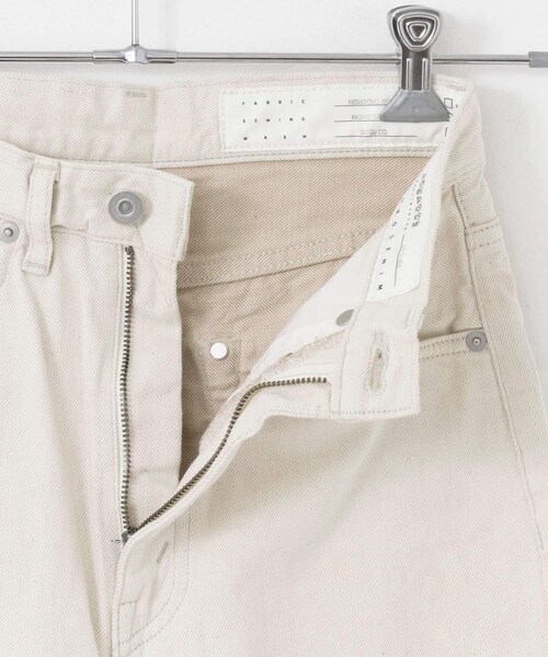 URBAN RESEARCH（アーバンリサーチ）の「KURO　OPTIMA DENIM（デニムパンツ・レディース・OFFWHITE・25/26/27）」の12枚目の写真