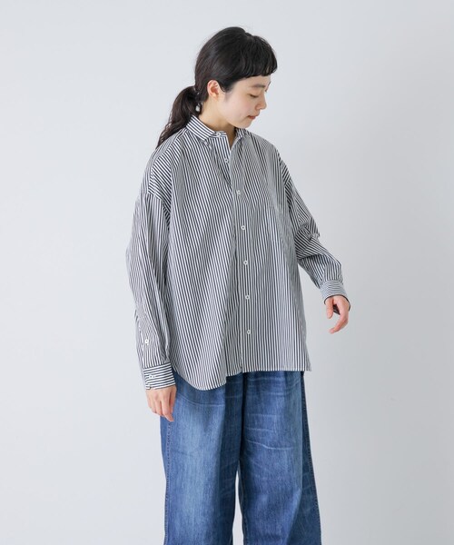 かぐれ（カグレ）の「TICCA　スクエアビッグシャツ（シャツ/ブラウス・レディース・BLACK ST/BLUE・1）」の4枚目の写真