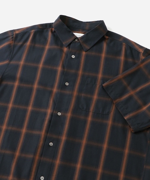 Saturdays NYC(サタデーズ ニューヨークシティ )の「Bruce Ombre Check SS Shirt(シャツ/ブラウス・レディース・オフホワイト/ネイビー・L/M/S/XL)」の19枚目の写真