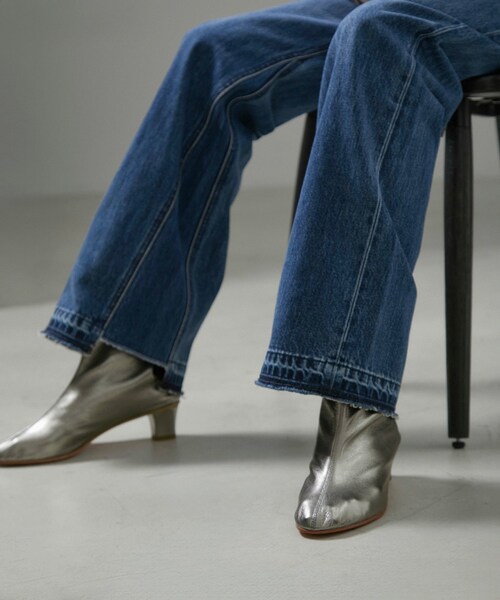 ADAM ET ROPE'（アダムエロペ）の「【MARTINIANO（マルティニアーノ）】HIGH LEONE/ショートブーツ（ブーツ・レディース・シルバー系・36/37/38/36.5/37.5/38.5）」の4枚目の写真