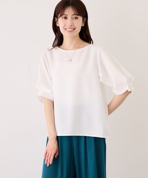 パール付きタックスリーブブラウス