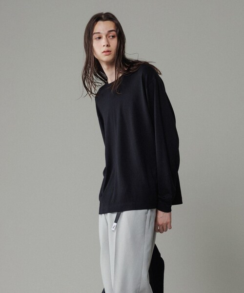 ADAM ET ROPE'(アダムエロペ)の「【NIKKE】ウール天竺 ロングスリーブ ニットT(Tシャツ/カットソー・メンズ・ブラック/ネイビー・L/M)」の7枚目の写真