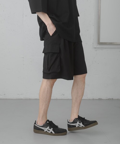 SENSE OF PLACE by URBAN RESEARCH(センスオブプレイスバイアーバンリサーチ)の「ワイドカーゴショートパンツ(その他パンツ・メンズ・IVORY/BLACK/CHARCOAL・M/L)」の15枚目の写真