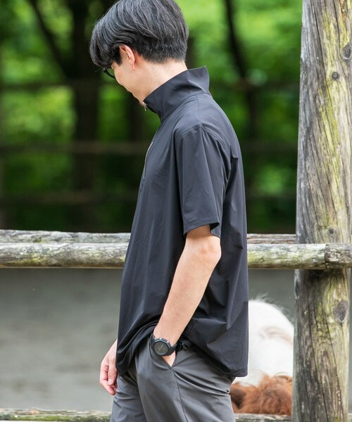 ITEMS URBANRESEARCH(アイテムズ アーバンリサーチ)の「シルキーナイロンハーフZIP多機能トップス(Tシャツ/カットソー・メンズ・CHA/BLK/NVY・M/L)」の7枚目の写真