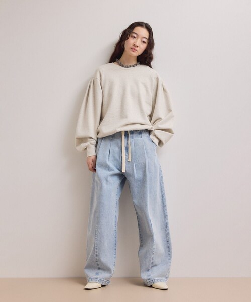 ADAM ET ROPE'(アダムエロペ)の「【WEB限定】2タックカーブデニムパンツ(デニムパンツ・レディース・ブラック/サックス・34/36/38)」の10枚目の写真