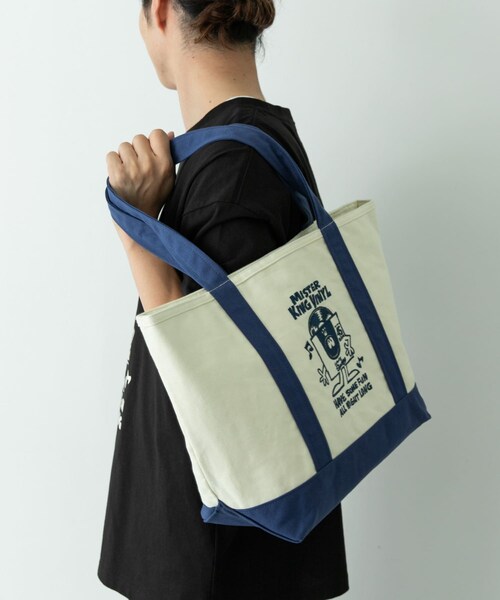 URBAN RESEARCH Sonny Label（アーバンリサーチサニーレーベル）の「HIROCKSHOWコラボ保冷トートバッグ（トートバッグ・メンズ・ホワイト/ホワイトxネイビー/ネイビー・One）」の10枚目の写真