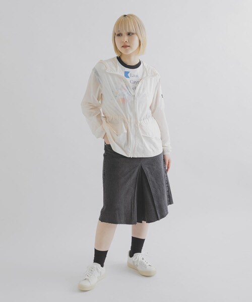 THE GOODLAND MARKET（ザグッドランドマーケット）の「AIGLE　超軽量 撥水 UVカット フーディショートジャケット（テーラードジャケット・レディース・LAIT/LILAS・36/38）」の9枚目の写真
