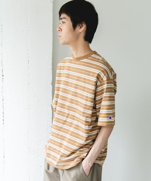 URBAN RESEARCH DOORS（アーバンリサーチドアーズ）の「『別注』CHAMPION×DOORS　BORDER T-SHIRTS（Tシャツ/カットソー・メンズ・NAVY/BEIGE/L.BROWN・M/L/XL）」の6枚目の写真
