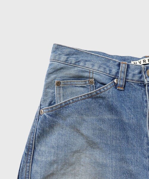 ADAM ET ROPE'（アダムエロペ）の「【NVRFRGT/ネヴァーフォーゲット】3D TWISTED JORTS（デニムパンツ・メンズ・ブルー系・1/2）」の8枚目の写真