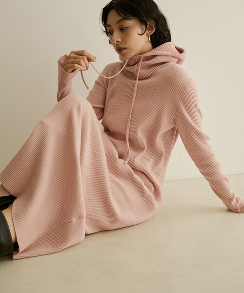 ADAM ET ROPE'（アダムエロペ）の「【極上の肌ざわり】バラクラバ-CreamyCotton /クリーミーコットン-（ストール/ショール・レディース・ブラック系/ホワイト系/モスグリーン/ピンク系・F）」の13枚目の写真