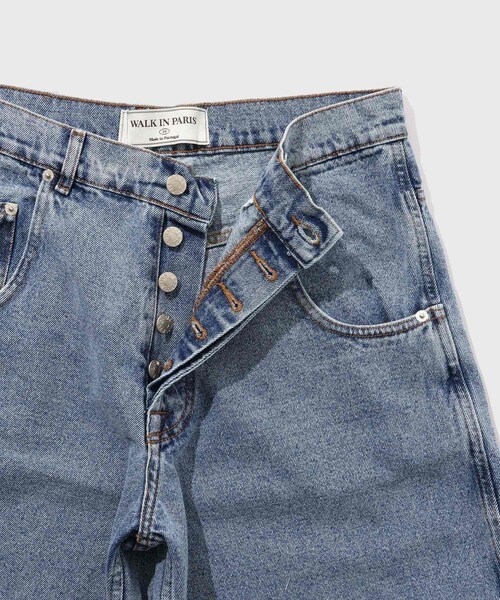 ADAM ET ROPE'（アダムエロペ）の「【WALK IN PARIS/ウォーク イン パリス】Light blue baggy jean shorts（デニムパンツ・メンズ・ブルー系・30/32）」の5枚目の写真