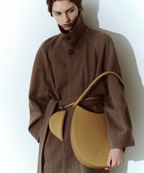 ADAM ET ROPE'(アダムエロペ)の「【PFT】Tamago Medium バッグ(ショルダーバッグ・レディース・ホワイト/ブラウン/キャメル・F)」の7枚目の写真