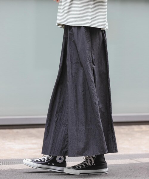 URBAN RESEARCH DOORS(アーバンリサーチドアーズ)の「FORK&SPOON ナイロンギャザースカート(スカート・レディース・BLACK/OFF/LIGHTBEIGE・1/2)」の18枚目の写真