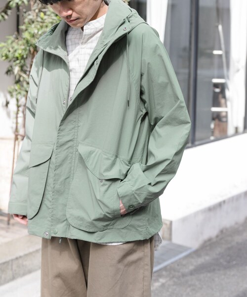 URBAN RESEARCH DOORS（アーバンリサーチドアーズ）の「FORK&SPOON　フーディージャケット（マウンテンパーカー・メンズ・INKBLACK/SAGEGREEN・4/5）」の21枚目の写真