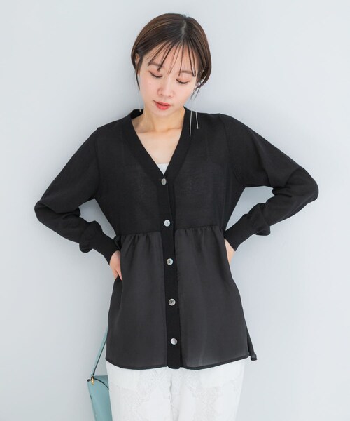 URBAN RESEARCH ROSSO（アーバンリサーチロッソ）の「『WEB限定』ドッキングペプラムカーディガン（ニット/セーター・レディース・SAX/BLACK/MUSCAT/WHITE・Free）」の18枚目の写真