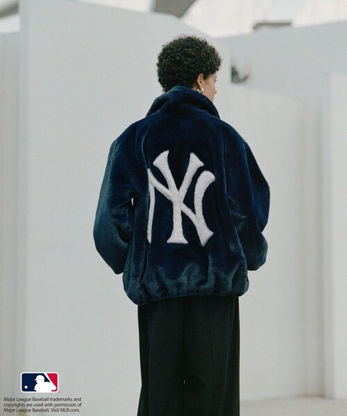 ROPE'(ロペ)の「【MLB COLLECTION BY JUN】フェイクファーブルゾン(その他アウター・レディース・ホワイト/ダークブラウン/ネイビー/グレー・F)」の11枚目の写真