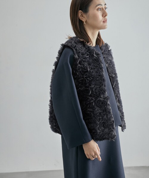 ROPE'（ロペ）の「【限定店舗・J'aDoRe限定】エレガンスオーガンジーフリルジレ（ベスト・レディース・ネイビー・F）」の16枚目の写真