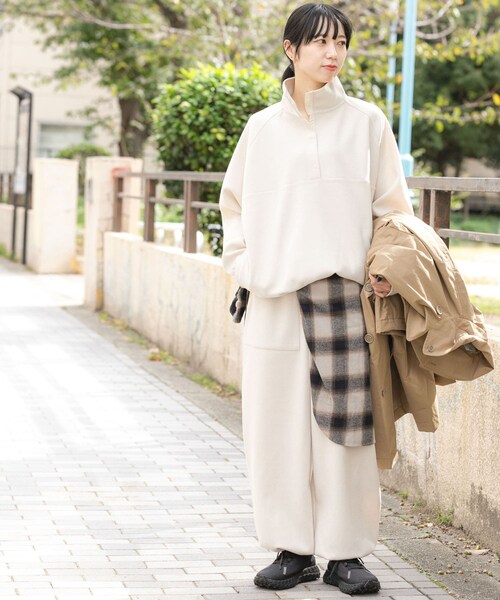 EKAL（エカル）の「ウォームドジャージスタンドプルオーバー（その他トップス・レディース・アイボリー/ブラック/ブラウン・one）」の11枚目の写真