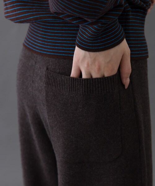 URBAN RESEARCH DOORS(アーバンリサーチドアーズ)の「FORK&SPOON コットンウールニットパンツ(その他パンツ・レディース・CHARCOAL/BROWN・1/2)」の22枚目の写真