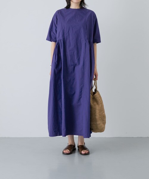 かぐれ（カグレ）の「コットンシルクサイドギャザーワンピース（ワンピース・レディース・BLACK/ROYAL BLUE・0/1）」の2枚目の写真