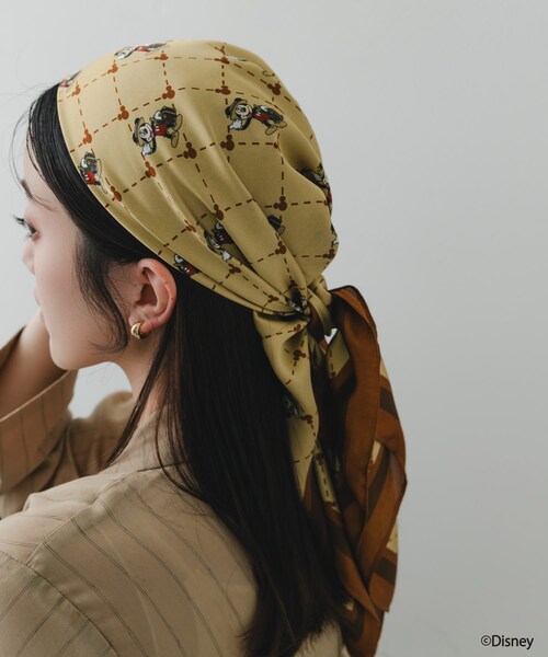 RODE SKO（ロデスコ）の「別注/Disney/大判スカーフ（バンダナ/スカーフ・レディース・BEIGE/BLUE・One）」の5枚目の写真
