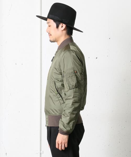 URBAN RESEARCH DOORS（アーバンリサーチドアーズ）の「ALPHA　ALPHA別注 MA-1（ミリタリージャケット・メンズ・NAVY/GREEN・M/L）」の16枚目の写真