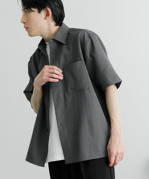 ITEMS URBANRESEARCH（アイテムズ アーバンリサーチ）の「ドライタッチ レギュラーカラー 半袖シャツ（シャツ/ブラウス・メンズ・IVO/MNT/BLU/CHA・M/L）」の19枚目の写真