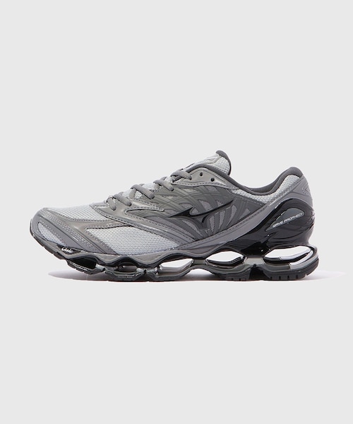 ADAM ET ROPE'（アダムエロペ）の「【MIZUNO/ミズノ】WAVE PROPHECY LS 　D1GA333704（スニーカー・メンズ・ライトグレー・28.5/29.0）」の2枚目の写真