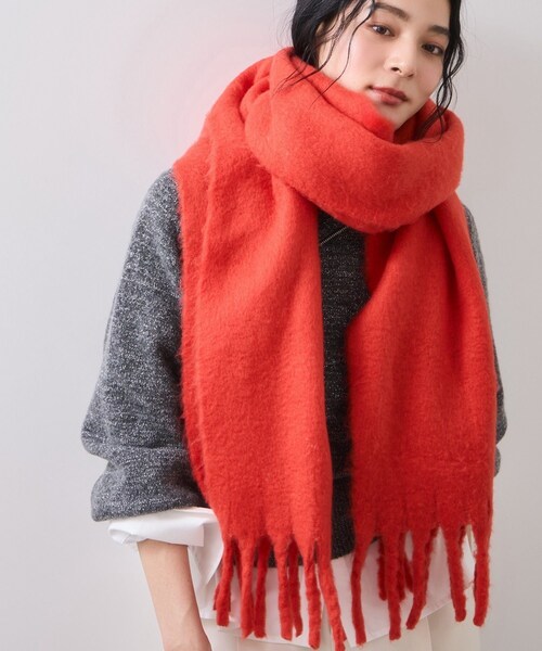 VIS（ビス）の「ふわふわフリンジマフラー/静電気防止（マフラー・レディース・ライトグレー/キナリ/ベージュ/ブルー/レッド/ピンク系・F）」の6枚目の写真