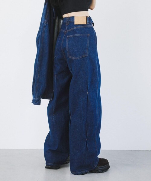 KBF（ケイビーエフ）の「タックWIDEデニム（デニムパンツ・レディース・L.BLUE/BLUE・36/38）」の16枚目の写真