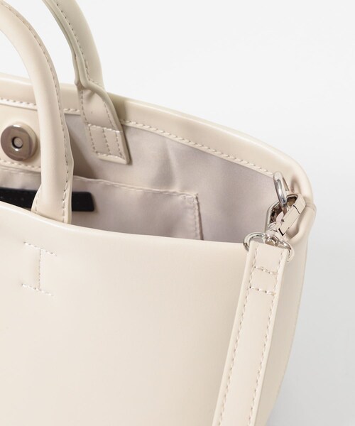 SENSE OF PLACE by URBAN RESEARCH(センスオブプレイスバイアーバンリサーチ)の「ボックストートバッグ(トートバッグ・レディース・IVORY/BLACK/L.BLUE・One)」の13枚目の写真