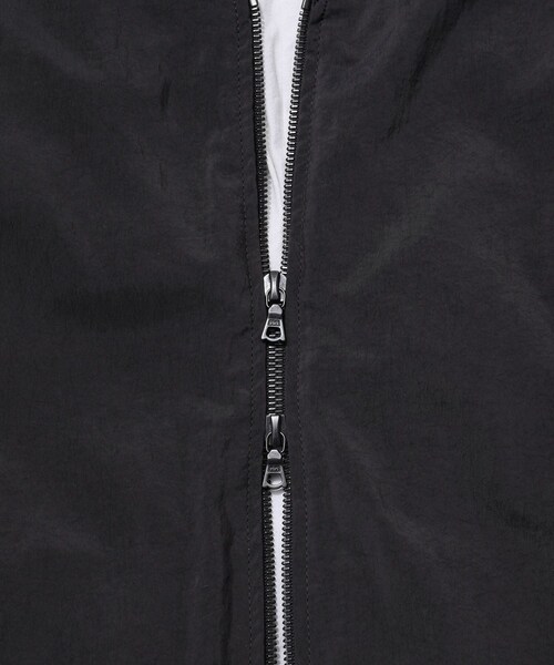 ADAM ET ROPE'(アダムエロペ)の「【ATON/エイトン】FIBRIL NYLON SATIN FLIGHT JACKET(その他アウター・メンズ・ブラック系・4/6)」の9枚目の写真