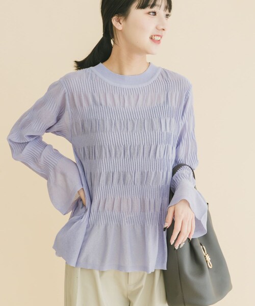 ITEMS URBANRESEARCH（アイテムズ アーバンリサーチ）の「シャーリングフレアスリーブニット（ニット/セーター・レディース・OFF/LVD/NVY・Free）」の4枚目の写真