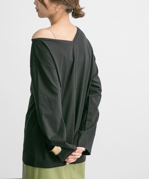 KBF(ケイビーエフ)の「アシメネックカットソー(Tシャツ/カットソー・レディース・OFF/BLUEGRAY/BLACK・one)」の14枚目の写真