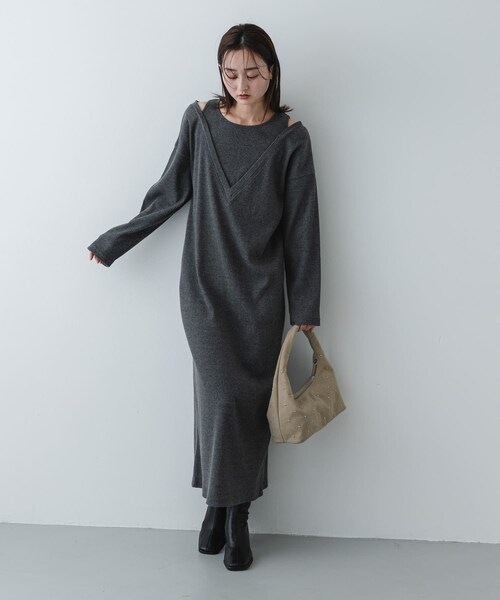 SENSE OF PLACE by URBAN RESEARCH（センスオブプレイスバイアーバンリサーチ）の「レイヤードネックリブワンピース（ワンピース・レディース・OATMEAL/BLACK/CHARCOAL・COMPACT/One）」の2枚目の写真