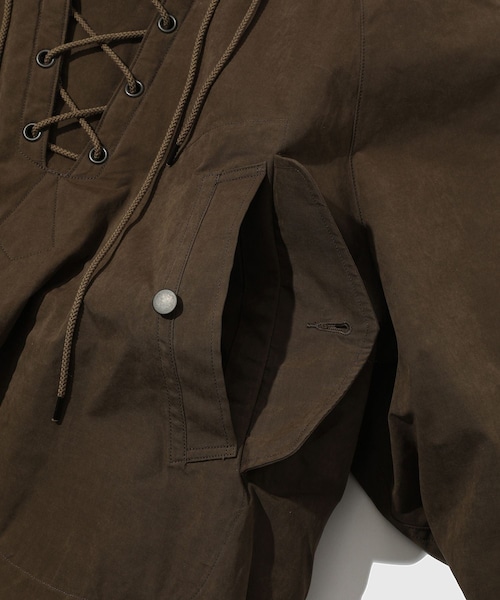 ADAM ET ROPE'(アダムエロペ)の「【THOUSANDS/サウザンズ】WAXED WEATHER PARKA(パーカー・メンズ・オリーブ・L/M)」の8枚目の写真