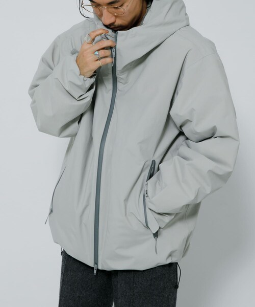 URBAN RESEARCH（アーバンリサーチ）の「ES.1　3lyr down Hoodie（その他アウター・メンズ・lt gray/navy/black・M/L/XL）」の4枚目の写真