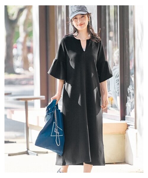 nissen（ニッセン）の「なめらかポンチキーネックフレア袖ロングワンピース（ワンピース・レディース・黒/モカ・S/M/L/LL）」の5枚目の写真