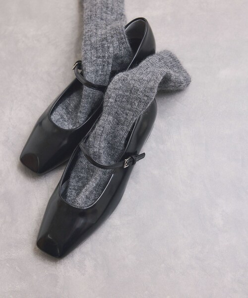 ADAM ET ROPE'（アダムエロペ）の「メリージェーンスクエアパンプス（パンプス・レディース・ブラック/ダークブラウン・23.0/23.5/24.0/24.5）」の4枚目の写真