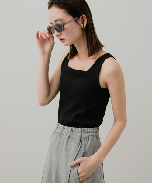 SENSE OF PLACE by URBAN RESEARCH（センスオブプレイスバイアーバンリサーチ）の「2WAYタンクトップ（タンクトップ・レディース・OFF WHITE/BLACK/GREIGE・one）」の17枚目の写真