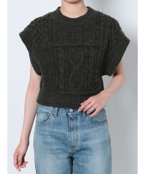 Ungrid（アングリッド）の「バックレースアップケーブルニットベスト（ニット/セーター・レディース・アイボリー/チャコールグレー/ブラウン・F）」の4枚目の写真