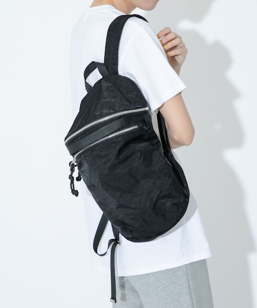 URBAN RESEARCH Sonny Label（アーバンリサーチサニーレーベル）の「CONTROL FREAK　DOWNYリュック（バックパック/リュック・レディース・ブラック/グレー・one）」の4枚目の写真