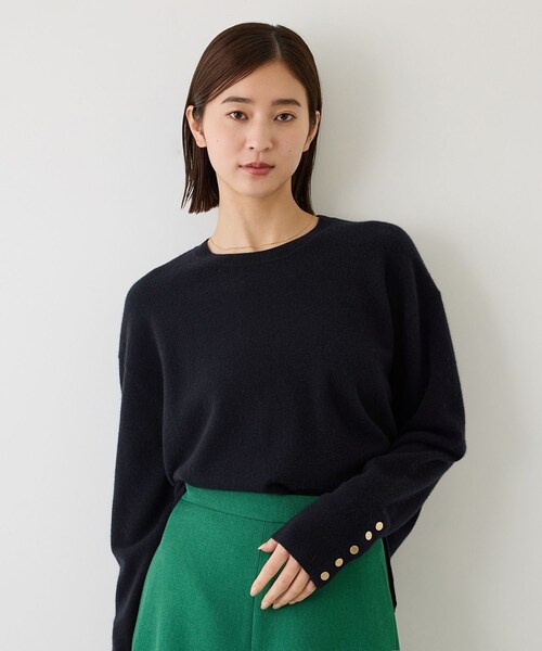 ROPE'(ロペ)の「【一部WEB限定カラー】カシミヤブレンドスリーブ釦サイドスリットニット/イージーケア【J'aDoRe・一部店舗限定サイズ】(ニット/セーター・レディース・グレー/ダークブラウン/ベージュ系/ネイビー/ピンク/ワイン・36/38)」の22枚目の写真