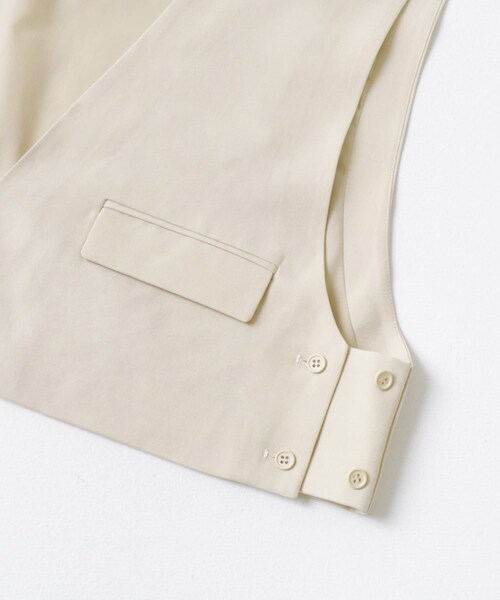 LAATO（ラート）の「layered vest（ベスト・レディース・クリーム/ナッツ・FREE）」の5枚目の写真