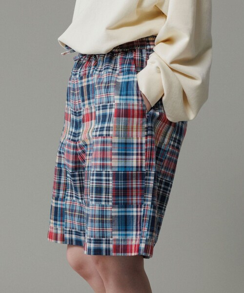 ADAM ET ROPE'(アダムエロペ)の「パッチワーク マドラスチェック ワイド イージーショーツ / セットアップ対応(その他パンツ・メンズ・ホワイト系/ネイビー系/レッド系・L/M)」の6枚目の写真
