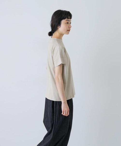 かぐれ(カグレ)の「handvaerk BOTTLE NECK SHORT-SLEEVE T-SHIRT(Tシャツ/カットソー・レディース・IRON/FOAM/LIME GREEN・S)」の12枚目の写真