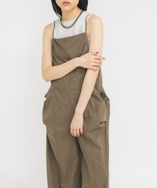 KBF（ケイビーエフ）の「ポケットディティールキャミサロペット（つなぎ/オールインワン・レディース・BLACK/BROWN/BEIGE・One）」の13枚目の写真