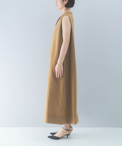 URBAN RESEARCH ROSSO（アーバンリサーチロッソ）の「クールタッチ 吸水速乾キーネックフレアワンピース（ワンピース・レディース・D/NAVY/Y/GOLD・Free）」の21枚目の写真