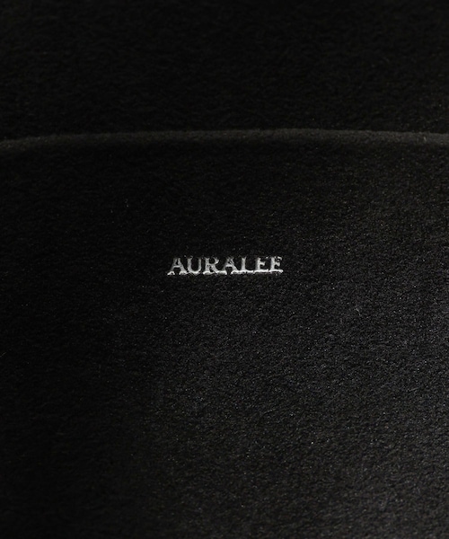ADAM ET ROPE'(アダムエロペ)の「【AURALEE/オーラリー】LEATHER SHOULDER BAG - M MADE BY AETA(ショルダーバッグ・メンズ・ブラック・F)」の9枚目の写真