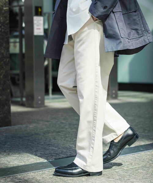 URBAN RESEARCH DOORS（アーバンリサーチドアーズ）の「『イージーケア』『速乾』2タックワイドチノパンツ（チノパンツ・メンズ・OFF/BEIGE/D.NAVY・M/L）」の8枚目の写真